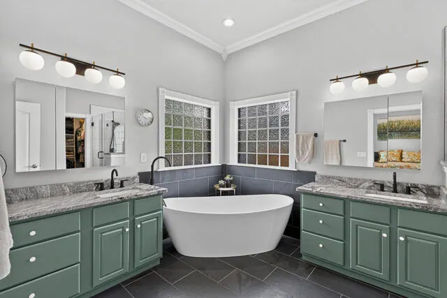 Primary bath